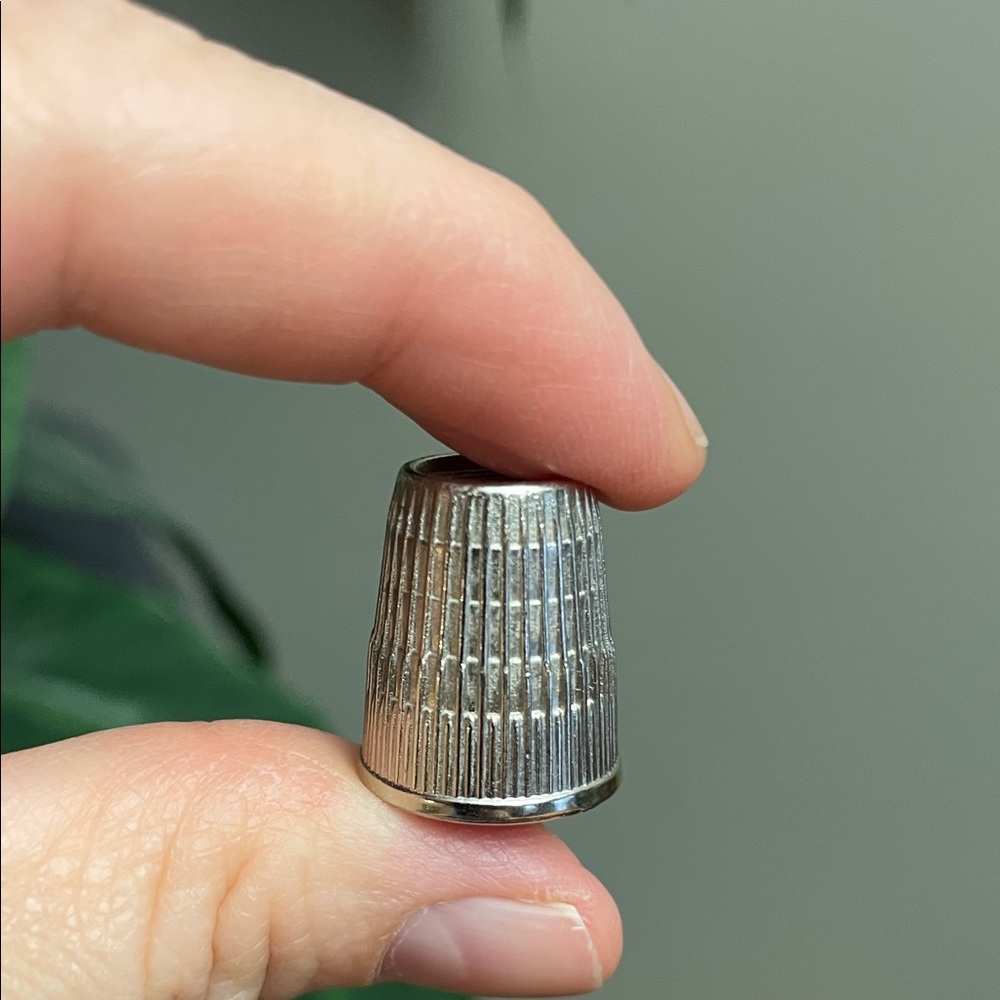 Vintage Stainless Steel Thimble Collecting Thimble  Sewing Seamstress Impressive